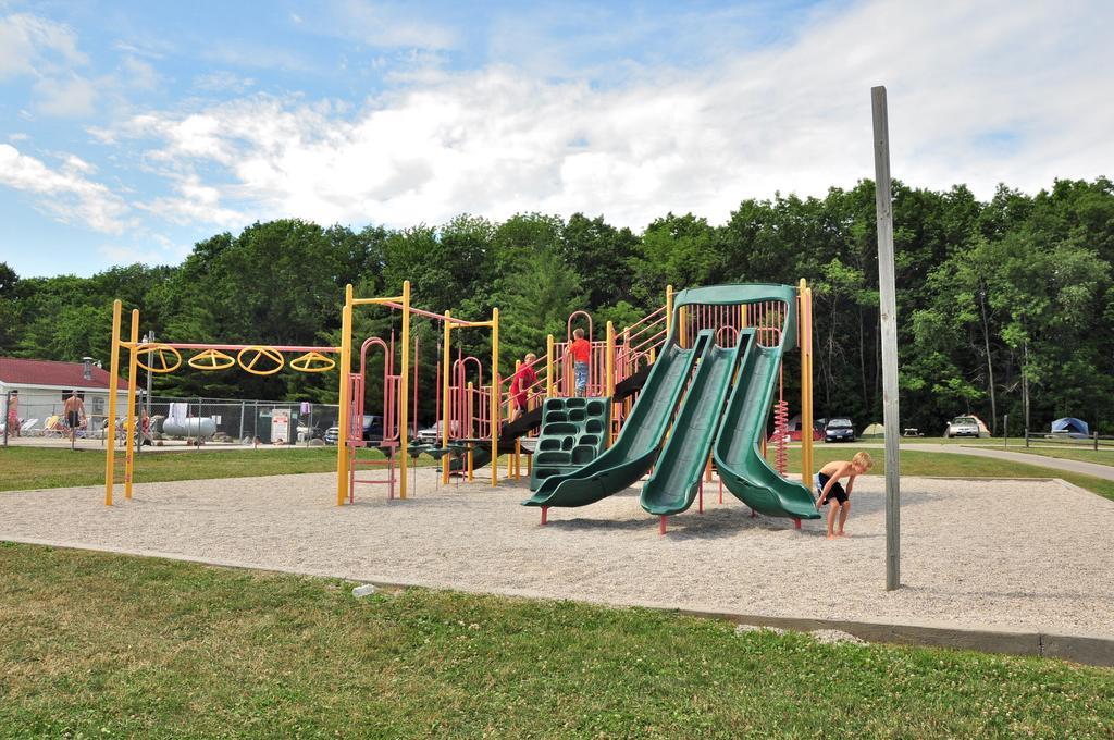 Plymouth Rock Camping Resort Rustic Cabin Elkhart Lake エクステリア 写真