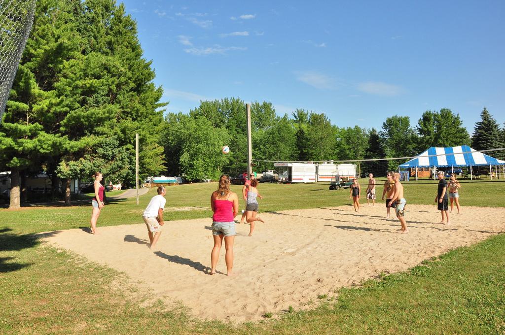Plymouth Rock Camping Resort Rustic Cabin Elkhart Lake エクステリア 写真