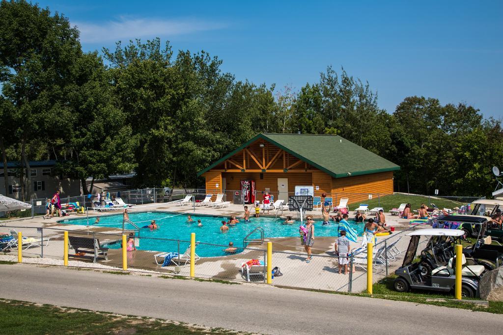 Plymouth Rock Camping Resort Rustic Cabin Elkhart Lake エクステリア 写真