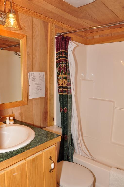 Plymouth Rock Camping Resort Rustic Cabin Elkhart Lake エクステリア 写真